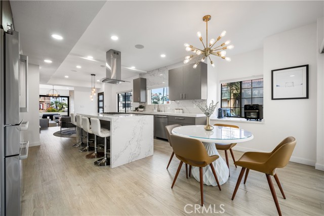 Detail Gallery Image 7 of 32 For 122 21st St, Huntington Beach,  CA 92648 - 3 Beds | 5/1 Baths