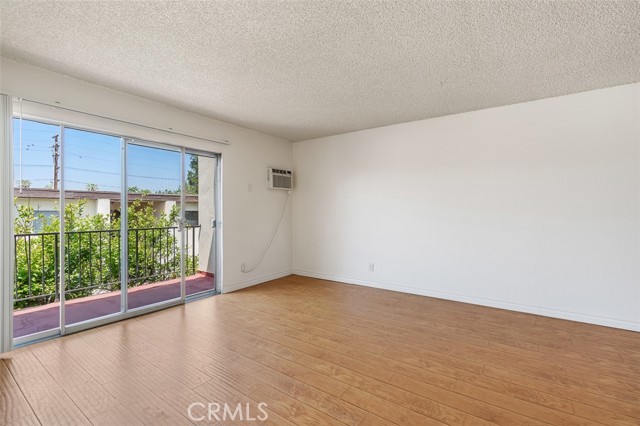 820 N Raymond Avenue, Pasadena CA: https://media.crmls.org/medias/27fc87c6-75d0-4617-b201-fe8b5f2114c5.jpg