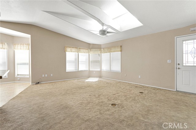 Detail Gallery Image 12 of 30 For 13393 Mariposa Rd. #53,  Victorville,  CA 92392 - 2 Beds | 2 Baths
