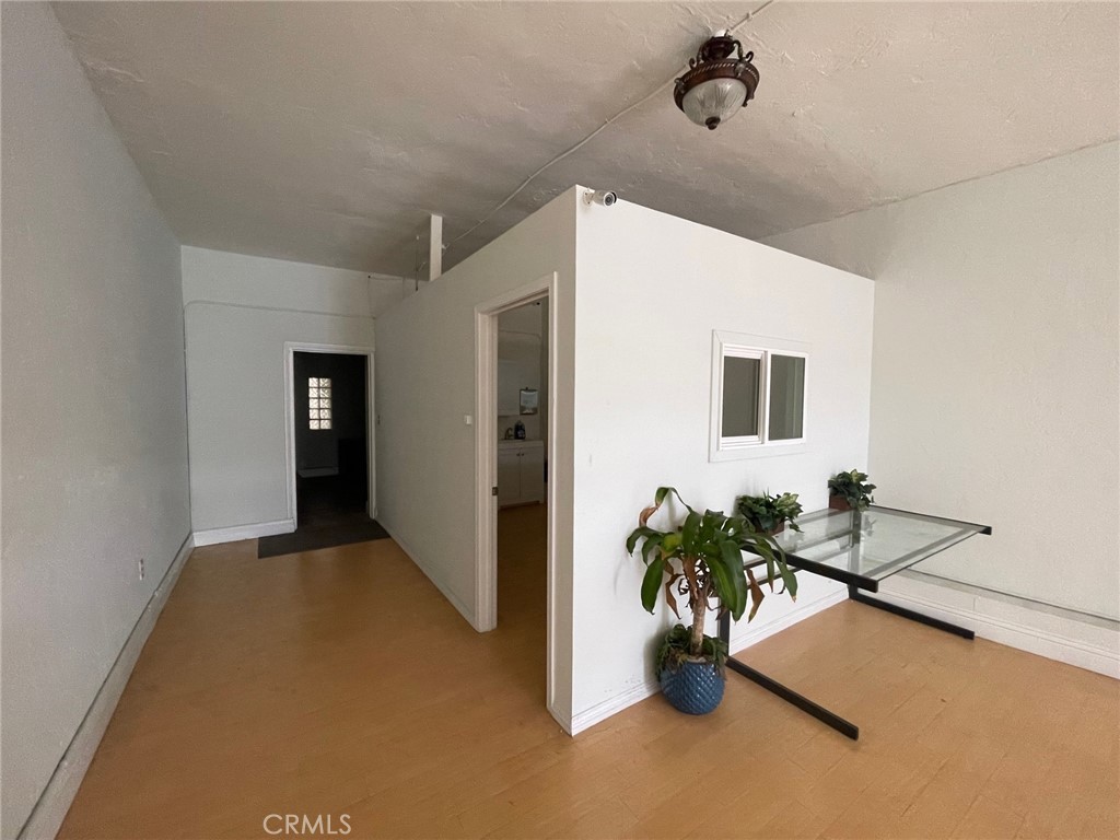 MLS #WS25247522 image #9