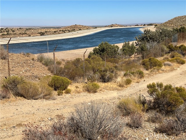 Detail Gallery Image 2 of 4 For 20 E Aqueduct, Palmdale,  CA 93550 - – Beds | – Baths