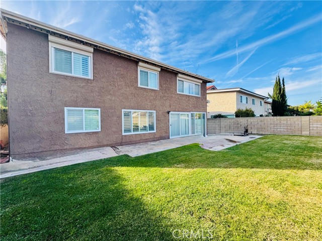 Detail Gallery Image 16 of 19 For 20392 Running Springs Ln, Huntington Beach,  CA 92646 - 4 Beds | 3 Baths