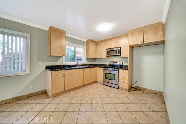 6929 1/2 Amigo Avenue, Reseda CA: https://media.crmls.org/medias/27fe8562-f057-4ee5-b55d-4f39b8a508d1.jpg