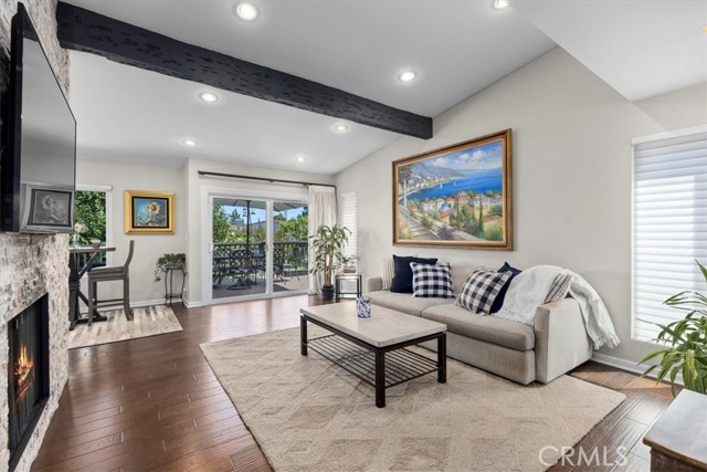 92 Cottonwood Circle, Rolling Hills Estates CA: https://media.crmls.org/medias/27fe8f44-ade0-4315-960a-6fc7fa279fe1.jpg