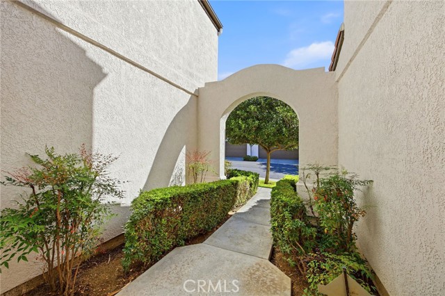 Detail Gallery Image 5 of 26 For 2131 Almeria St #102,  Corona,  CA 92879 - 3 Beds | 2/1 Baths