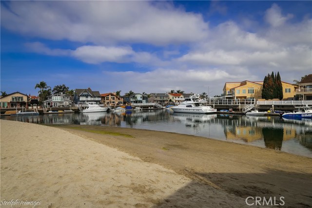 Detail Gallery Image 32 of 34 For 16391 Forest Hills Ln, Huntington Beach,  CA 92649 - 3 Beds | 2/1 Baths