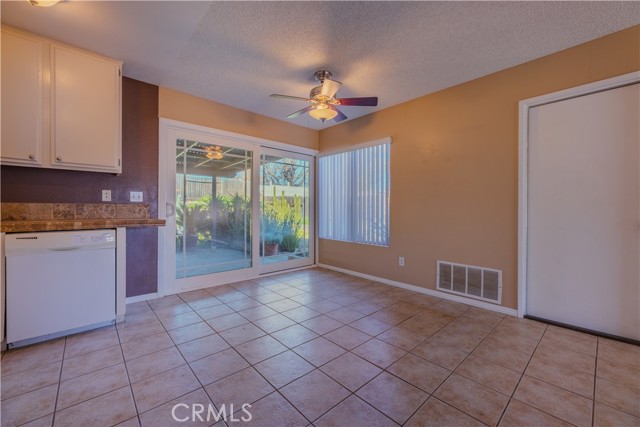 Detail Gallery Image 12 of 20 For 1103 Roosevelt, Lake Elsinore,  CA 92530 - 3 Beds | 1/1 Baths