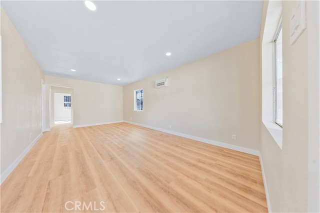 Detail Gallery Image 4 of 36 For 122 W 53rd Back Unit,  Los Angeles,  CA 90037 - 1 Beds | 1 Baths