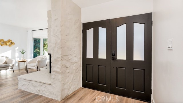 Detail Gallery Image 4 of 43 For 20923 De La Guerra St, Woodland Hills,  CA 91364 - 3 Beds | 2/1 Baths