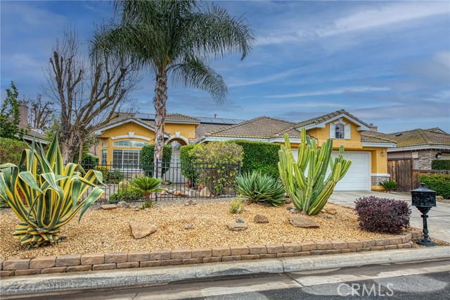 Detail Gallery Image 3 of 50 For 7618 N Ellendale Ave, Fresno,  CA 93722 - 3 Beds | 2/1 Baths