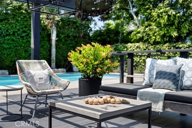 1012 10th Street, Manhattan Beach CA: https://media.crmls.org/medias/27ff90f9-d6ed-4e5b-a9f1-1d0581234b3e.jpg