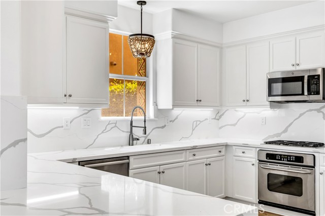 71 Via Almeria, San Clemente CA: https://media.crmls.org/medias/28003eb7-5460-4033-95a2-2981264edf87.jpg