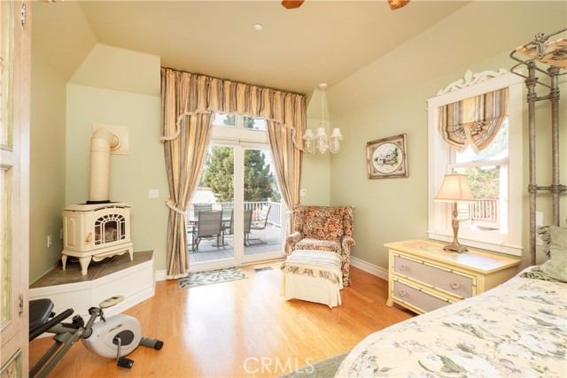 Detail Gallery Image 22 of 75 For 42425 Bear Loop, Big Bear Lake,  CA 92314 - 3 Beds | 3/1 Baths