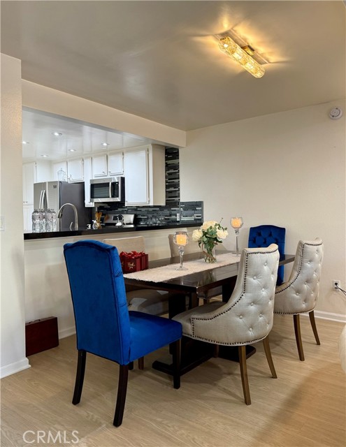 Detail Gallery Image 3 of 25 For 5720 Owensmouth #152,  Woodland Hills,  CA 91367 - 2 Beds | 1/1 Baths