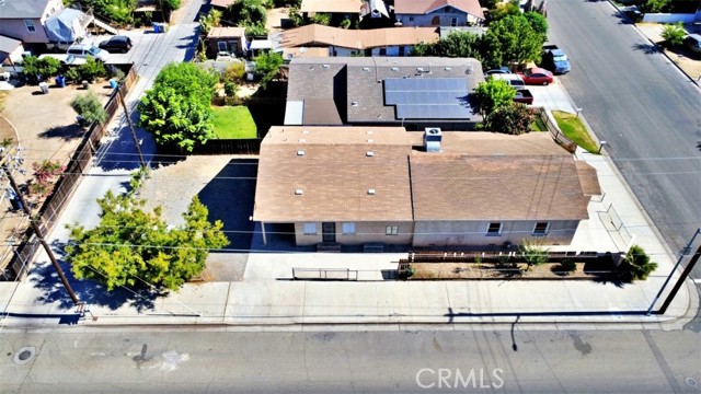 900 Sonora Street, Madera CA: https://media.crmls.org/medias/28010614-791c-416f-b383-a791563c476d.jpg
