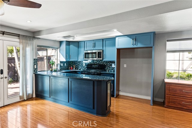 Detail Gallery Image 29 of 33 For 14870 Stonehedge Ln, Westminster,  CA 92683 - 2 Beds | 2 Baths
