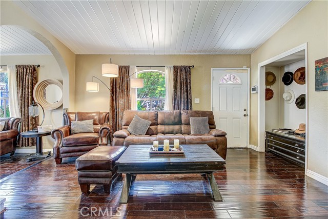 2993 Priscilla Street, Riverside CA: https://media.crmls.org/medias/280273d1-75c6-4735-aca8-9b61172e519d.jpg