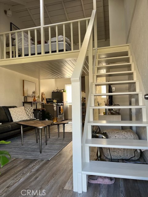 5901 E Ocean Boulevard, Long Beach CA: https://media.crmls.org/medias/28027dd8-5844-4754-88c8-b9f31f28262a.jpg