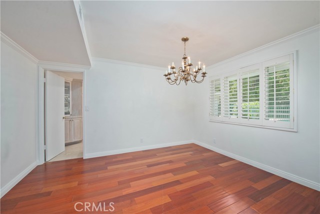 5819 Fairhaven Avenue, Woodland Hills CA: https://media.crmls.org/medias/280284c2-7aa2-4d24-90f7-7216d55c2e40.jpg