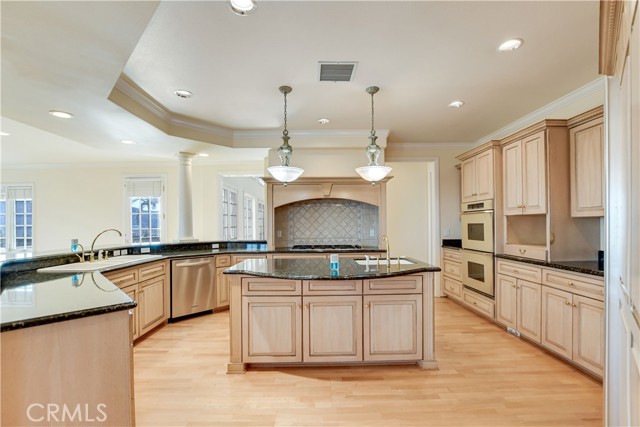 Detail Gallery Image 16 of 54 For 39355 Hidden Heights Dr, Yucaipa,  CA 92399 - 6 Beds | 4/3 Baths