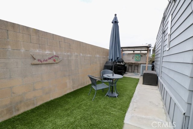 Detail Gallery Image 3 of 36 For 14044 Lake Glen Dr #38,  La Mirada,  CA 90638 - 2 Beds | 2 Baths