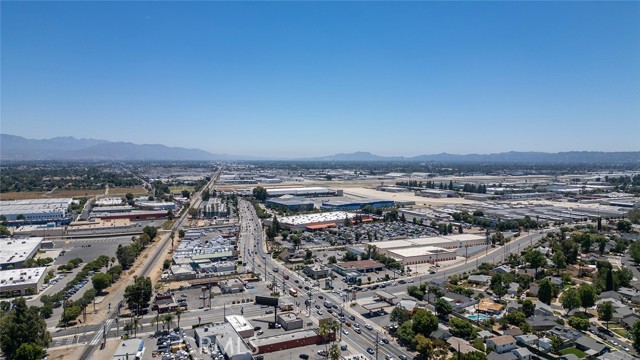 17061 Roscoe Boulevard, Northridge CA: https://media.crmls.org/medias/28032749-a8a0-440f-96d7-cce6ba166f56.jpg