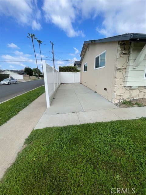 Detail Gallery Image 2 of 10 For 9781 Oasis, Garden Grove,  CA 92844 - 3 Beds | 2 Baths