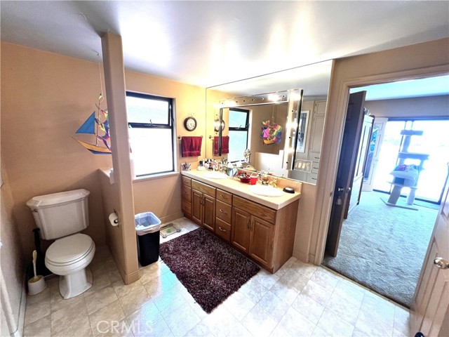 22114 Londelius Street, West Hills CA: https://media.crmls.org/medias/28058d2b-620c-4783-bfd8-975d9c1d7fb9.jpg