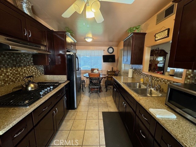 Detail Gallery Image 7 of 40 For 11374 Hela Avenue, Sylmar,  CA 91342 - 3 Beds | 2 Baths