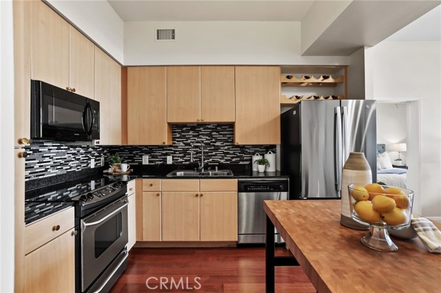 Detail Gallery Image 12 of 47 For 388 E Ocean Bld #305,  Long Beach,  CA 90802 - 2 Beds | 2 Baths