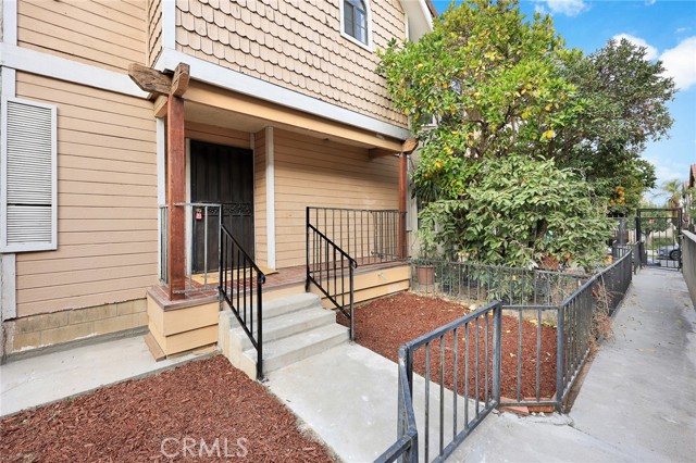 Detail Gallery Image 33 of 34 For 117 N Moore Ave #B,  Monterey Park,  CA 91754 - 5 Beds | 3/1 Baths