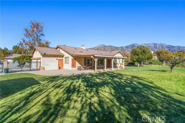 Detail Gallery Image 4 of 49 For 35377 Shade Tree Road, Yucaipa,  CA 92399 - 4 Beds | 3 Baths