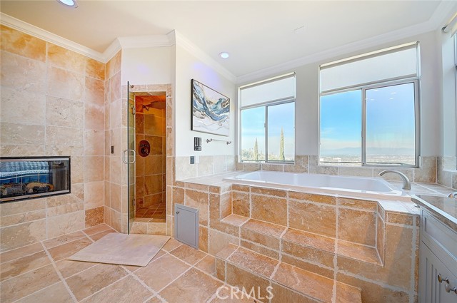 Detail Gallery Image 5 of 44 For 3952 Oakfield Dr, Sherman Oaks,  CA 91423 - 5 Beds | 4/1 Baths