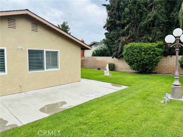 26051 Lawton Avenue, Loma Linda CA: https://media.crmls.org/medias/28072386-60a6-46c2-80e8-422148dd6c83.jpg