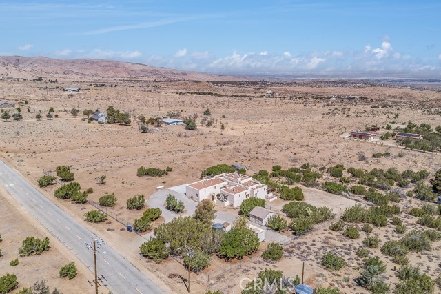 10555 Cima Mesa Road, Juniper Hills CA: https://media.crmls.org/medias/2807275b-ac20-41a0-a433-1a59305852cf.jpg