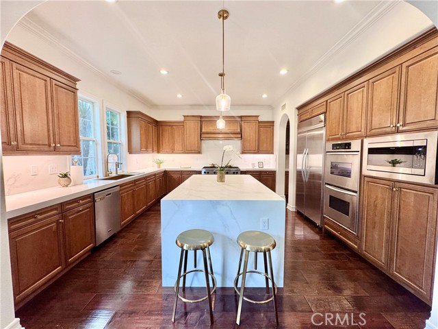 Detail Gallery Image 17 of 40 For 8005 Bell Crest Dr, Los Angeles,  CA 90045 - 6 Beds | 4 Baths