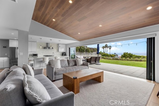 Detail Gallery Image 5 of 28 For 7292 Berry Hill Dr, Rancho Palos Verdes,  CA 90275 - 3 Beds | 3 Baths