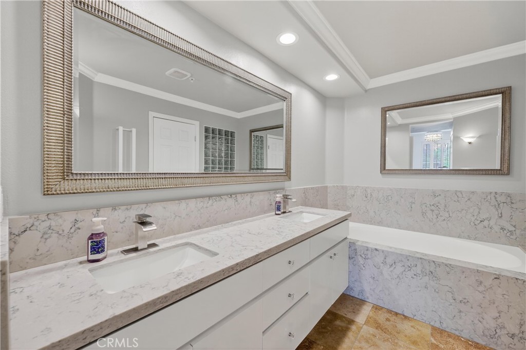 28083dd6 24c8 4662 A680 2cb19e46b403