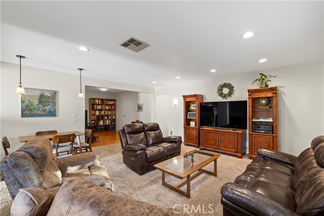 Detail Gallery Image 28 of 45 For 2937 Claremont Heights, Claremont,  CA 91711 - 3 Beds | 2/1 Baths