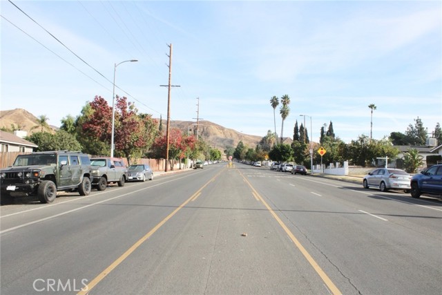 Detail Gallery Image 2 of 17 For 12220 Van Nuys Bld, Sylmar,  CA 91342 - 3 Beds | 2 Baths