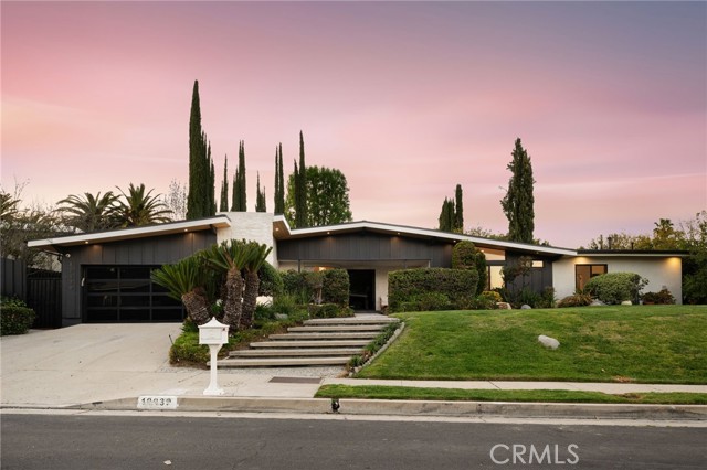 18839 La Amistad Place, Tarzana CA: https://media.crmls.org/medias/2809b741-2e9f-4bdf-91c3-04917caad90a.jpg