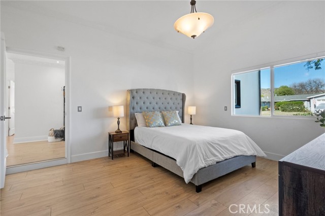Detail Gallery Image 7 of 20 For 23800 Mobile St, West Hills,  CA 91307 - 4 Beds | 2/1 Baths