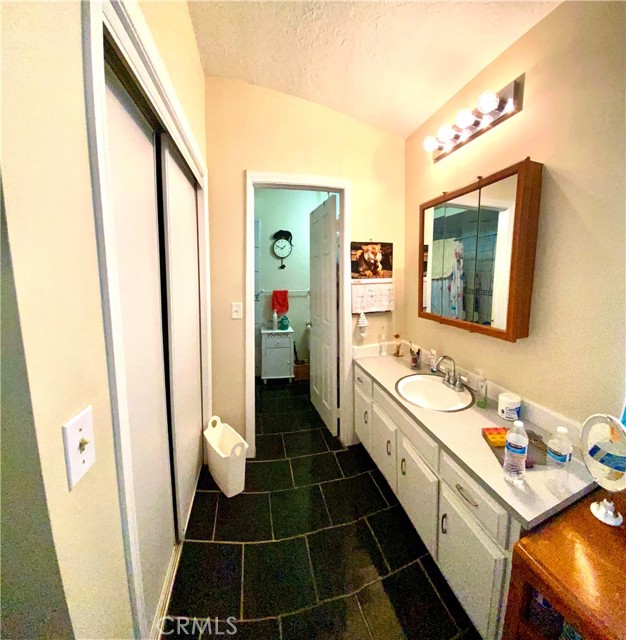 526 W Avenue J5, Lancaster CA: https://media.crmls.org/medias/280a5bf5-732a-4618-845d-2e0104a1390f.jpg