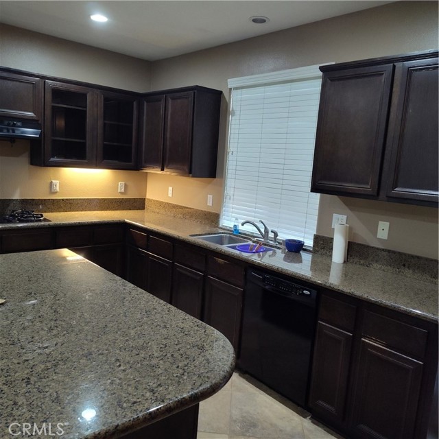 11318 Chinaberry Street, Corona CA: https://media.crmls.org/medias/280ad6ab-38e7-420d-a2ef-a62ff69885eb.jpg