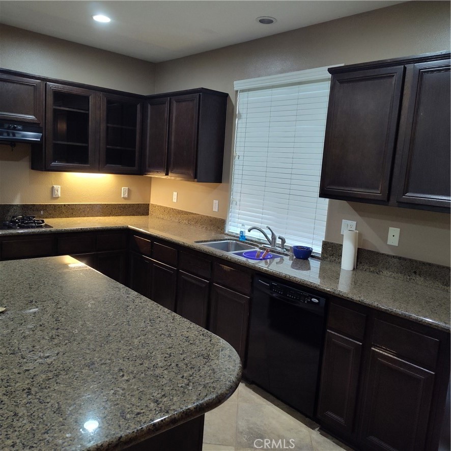 MLS #OC25145929 img 4