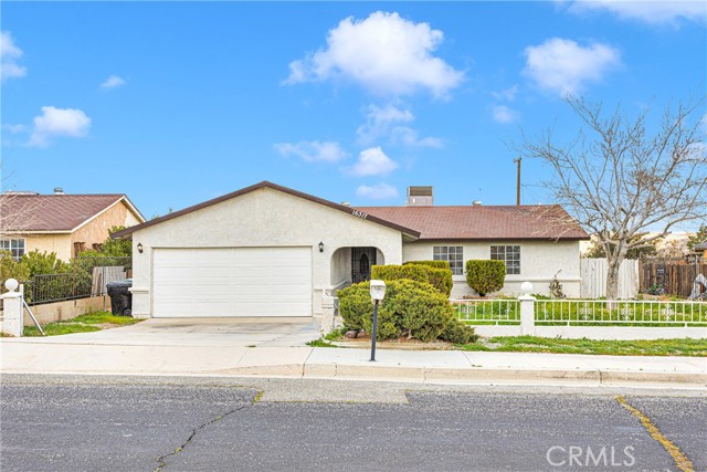 Detail Gallery Image 1 of 1 For 16317 Victoria Dr, Victorville,  CA 92394 - 3 Beds | 2 Baths