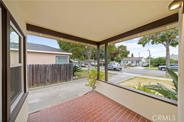 Detail Gallery Image 3 of 35 For 632 W Amerige Ave, Fullerton,  CA 92832 - 3 Beds | 3 Baths