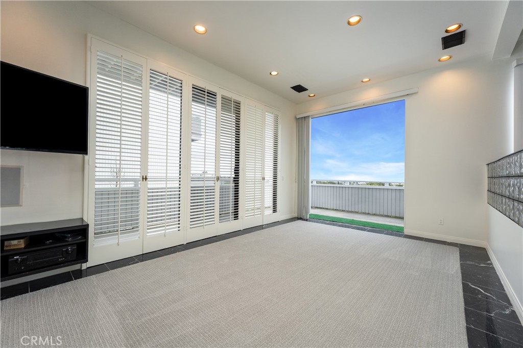 MLS #OC25258782 image #11