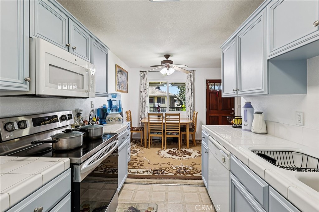 2094 Grand Ave - photo 10