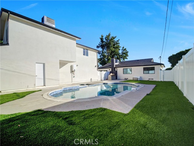 Detail Gallery Image 15 of 19 For 13135 Burton St, North Hollywood,  CA 91605 - 3 Beds | 2 Baths